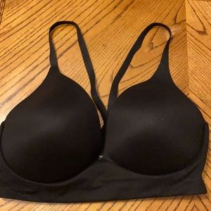 Victoria’s Secret lightly lined bra